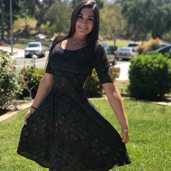 Meet your Posher, Katie - Picture 1 of 2